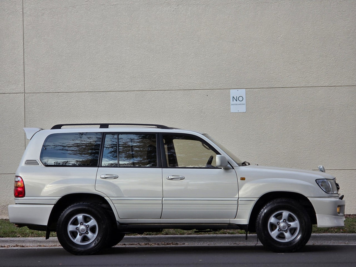 2000 Toyota Land Cruiser VX Limited G Selection 4WD Low Mileage Clean Title - Roam Overland Outfitters